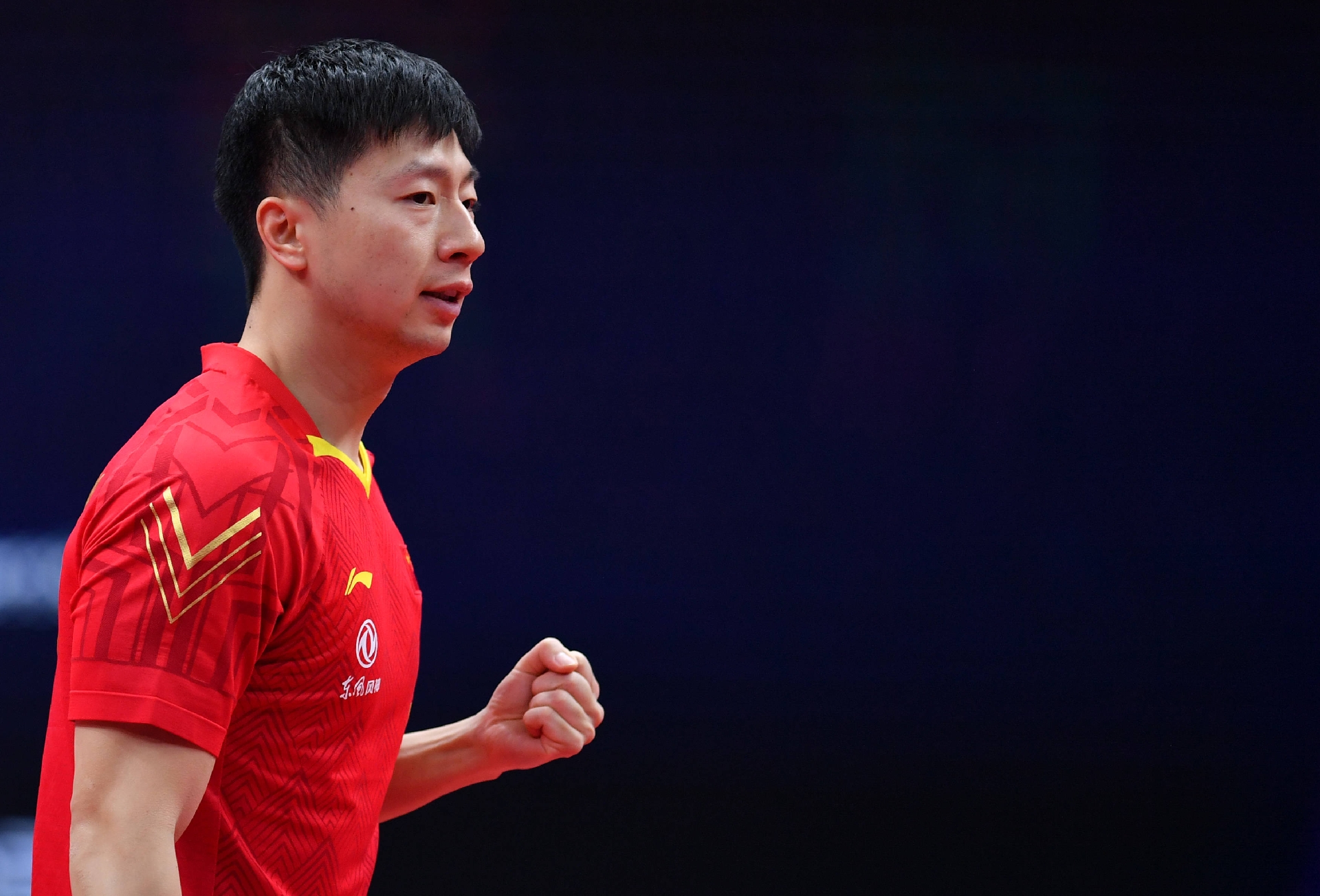 爱游戏内容中心-包含夺冠首场状态出色，掘金观众沸腾！，Uzi重返赛场上演精彩一战的词条